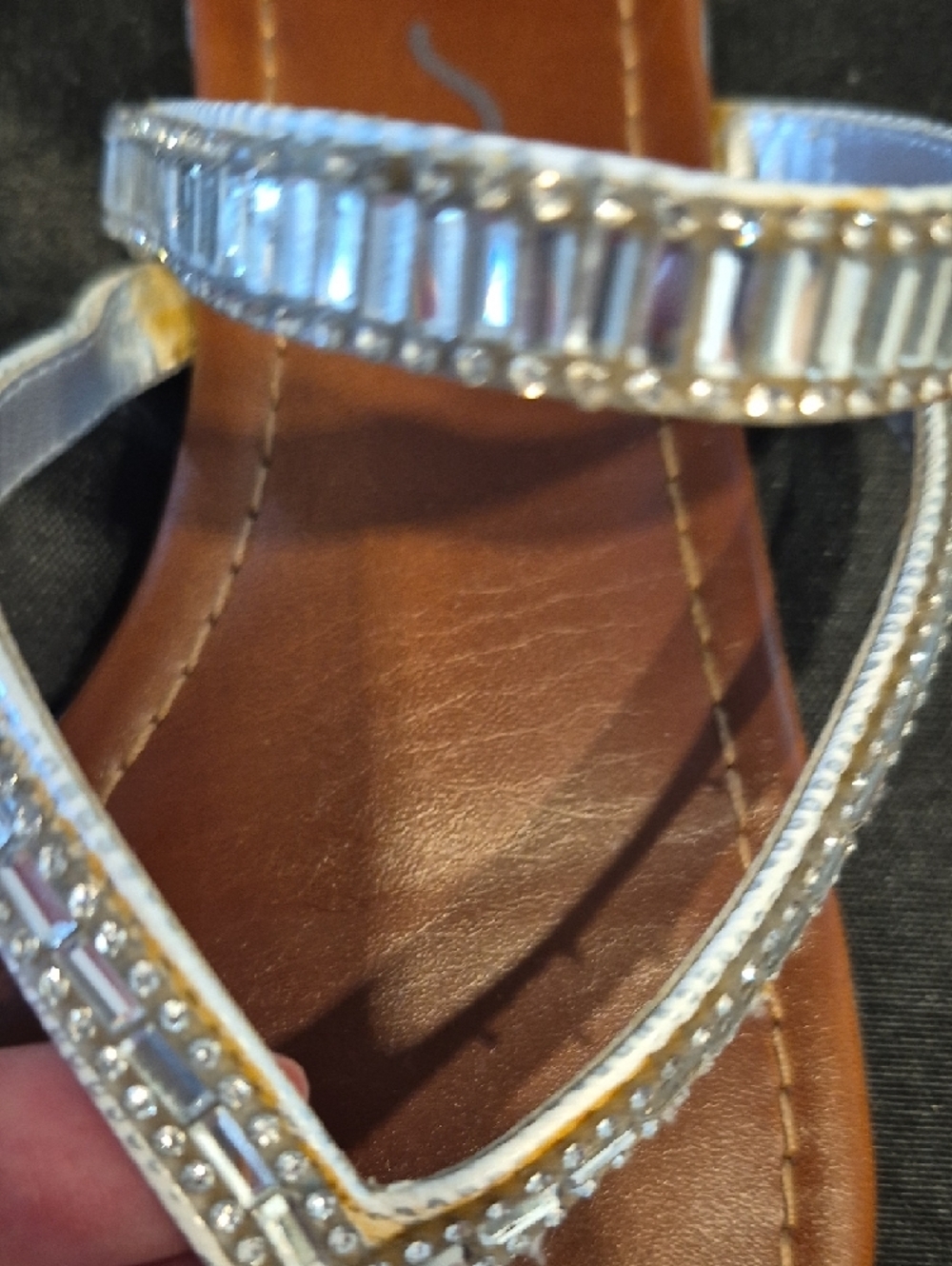 Unisa Avisa Silver Rhinestone Beaded V‑Strap Women's Sandals - Picture 3 of 8